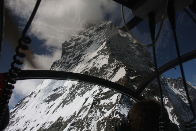 Маттерхорн- красивый и коварный для альпинистов пик дающий 50-60 случаев в год проведения вертолетных спас работ, большая часть из которых с применением техники M.E.R.S.