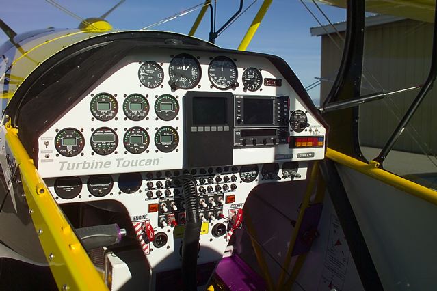 Cockpit_Open_left.jpg