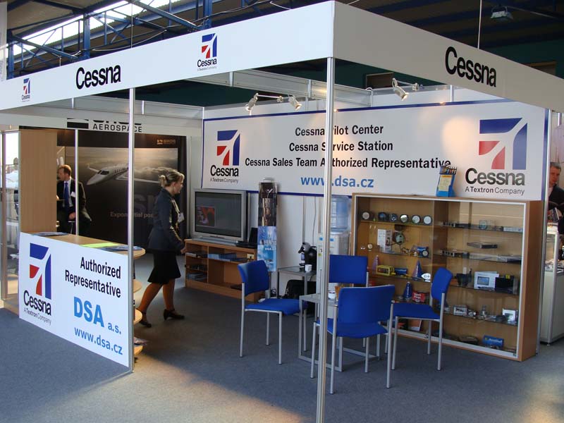 Cessna Stand.JPG