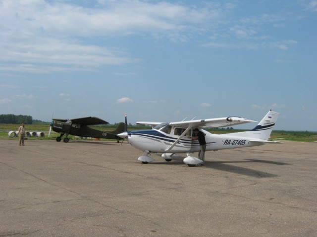 C182 & Yak-12.jpg