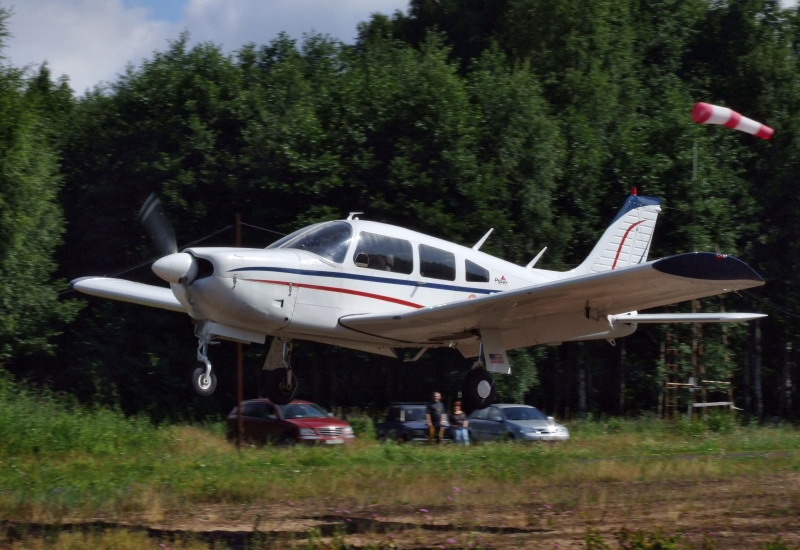 Piper Arrow (PA-28R-200)