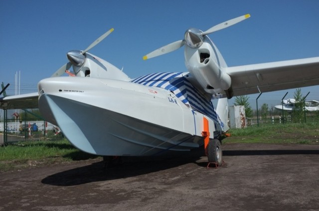 LA-8G_2.JPG