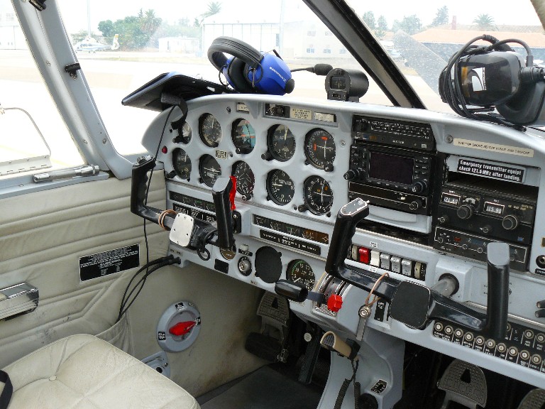 pa-28_inside.jpg