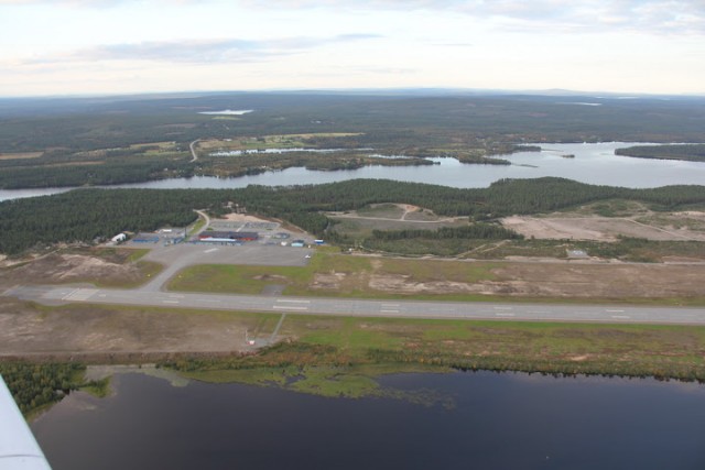 IMG_1650_rs.jpg (80.34 КБ) 14651 просмотр Визуальный заход через KURKI со встраиванием схему левого круга полосы 12.