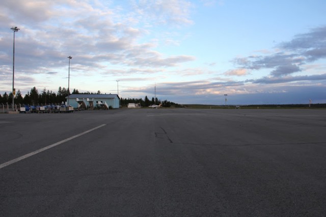 IMG_1668_rz.jpg (61.7 КБ) 15312 просмотров Народу в общем не густо, кроме меня только еще С206 стояла.