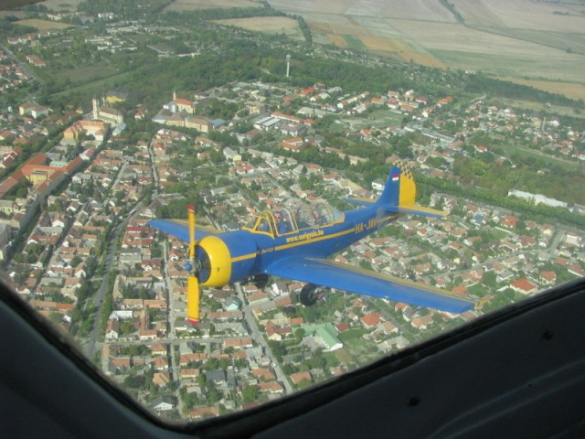 Як-52 над Калоча, Венгрия