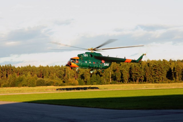 ПСС ВВС Латвии отрабатывает SAR-операции.