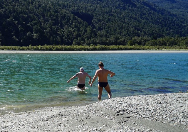 Wanaka_swimming.JPG