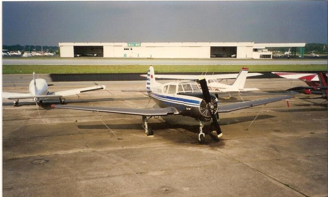 Yak-18T 008 (Large).JPG