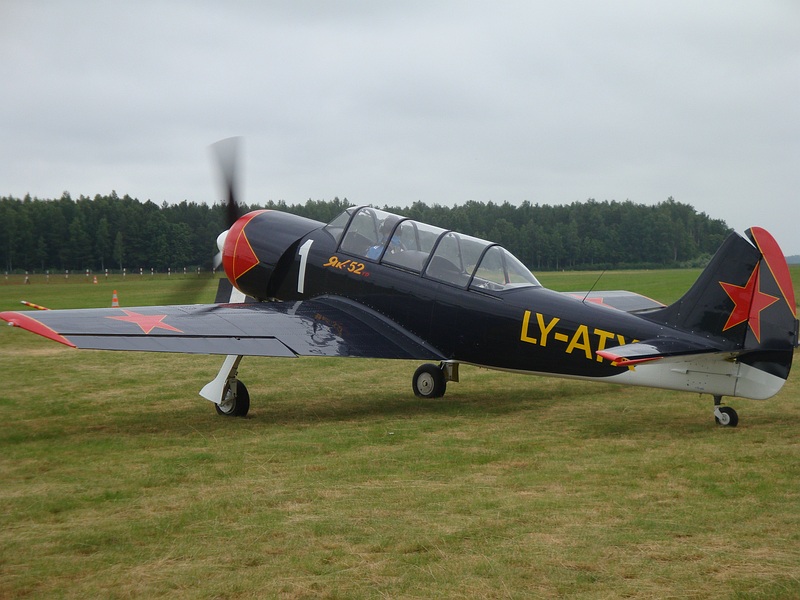 YAK52_2009_03.JPG