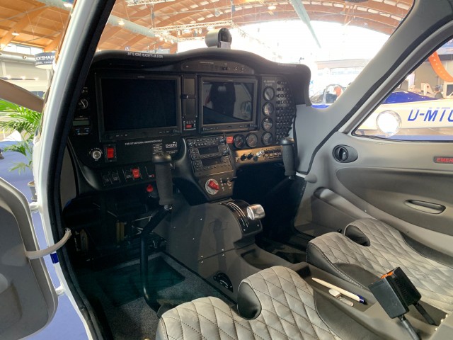 P2008_cockpit2.JPG