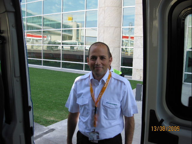 Это агент. Радостный такой....))